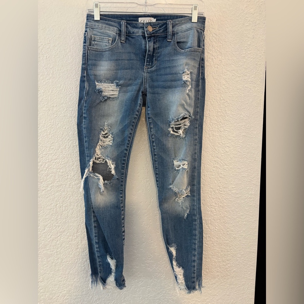 Cello Distressed Cropped Ankle Jeans Size 1